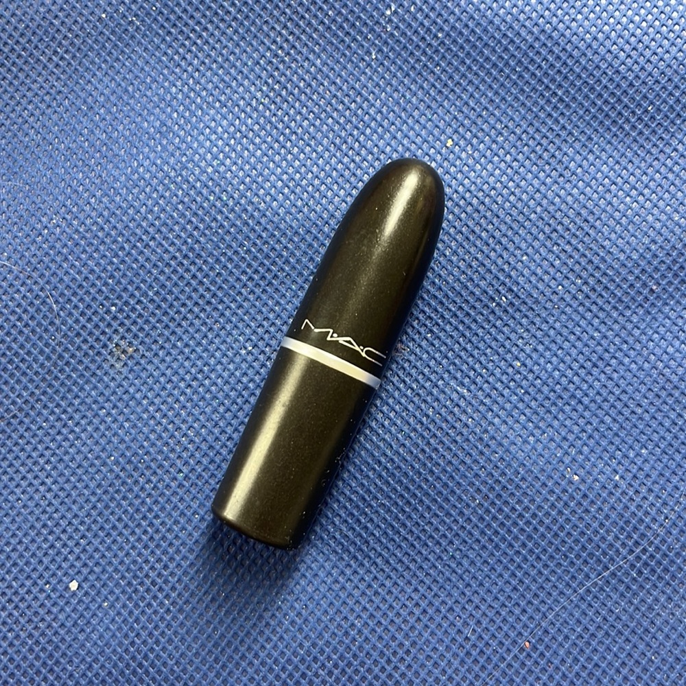 Mac Lipstick in Velvet Teddy